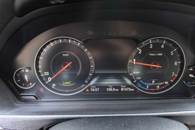 Used BMW 3 Series 2018 320Li Leading Model M Sport Package Odometer Close Up