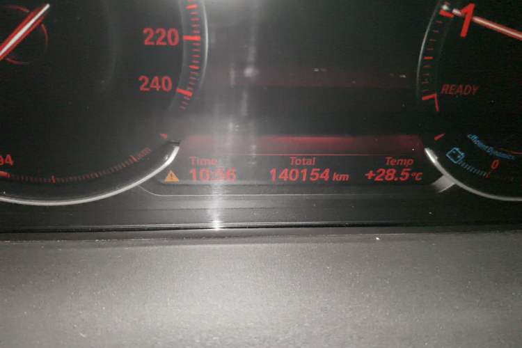 Used BMW 3 Series 2018 320Li Leading Model M Sport Package Odometer Close Up