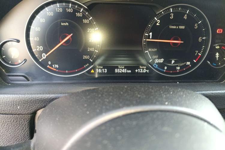 Used BMW 3 Series 2018 320Li Leading Model M Sport Package Odometer Close Up