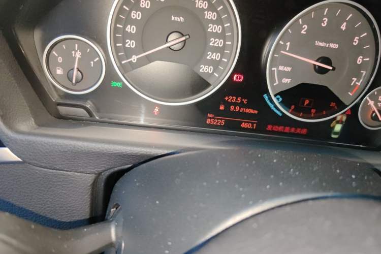 Used BMW 3 Series 2018 320Li Fashion Model Odometer Close Up