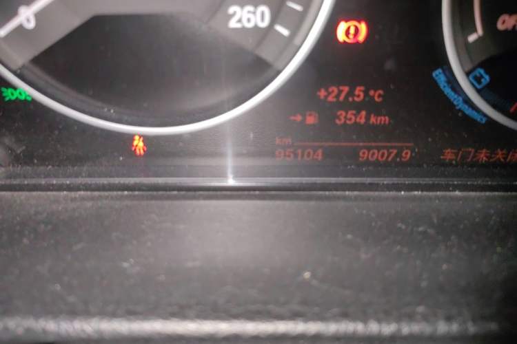 Used BMW 3 Series 2018 320Li Fashion Model Odometer Close Up