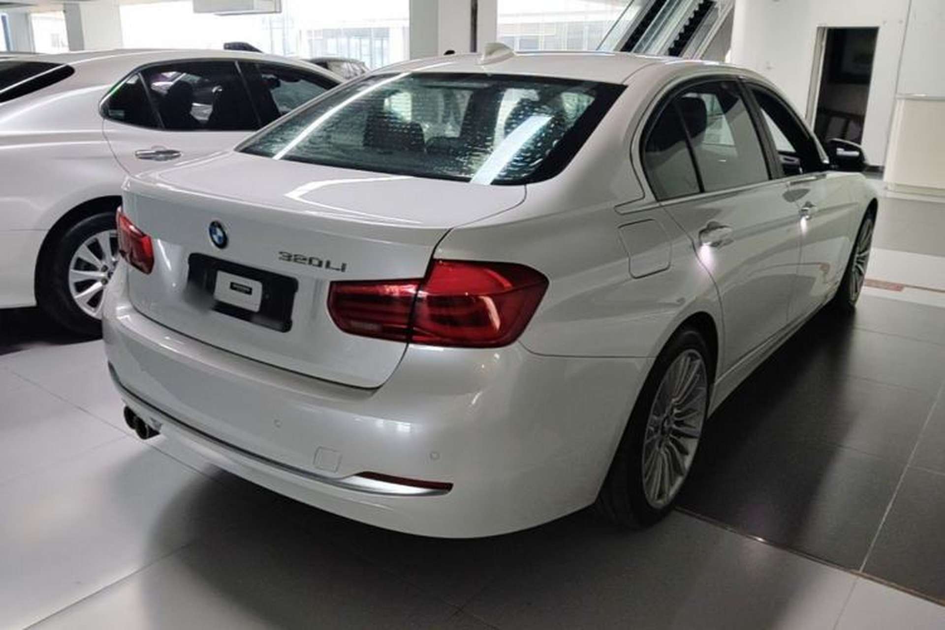 Used BMW 3 Series 2018 320Li Fashion Model Rear Right 45 Deg
