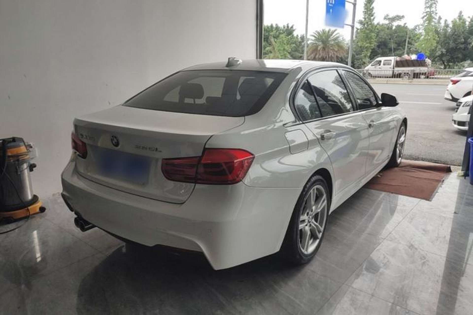 Used BMW 3 Series 2018 320Li Leading Model M Sport Package Rear Right 45 Deg