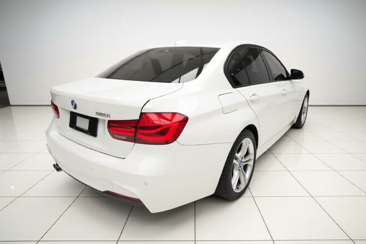 Used BMW 3 Series 2018 320i M Sport Package Rear Right 45 Deg
