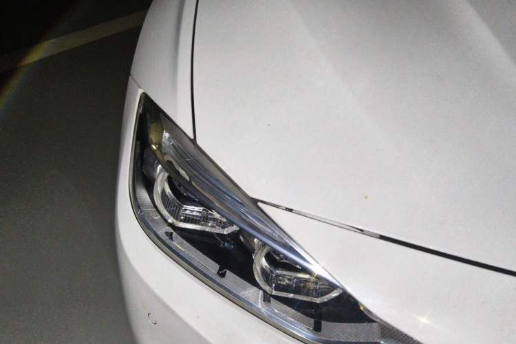 Used BMW 3 Series 2018 320i M Sport Package Right Front Headlight