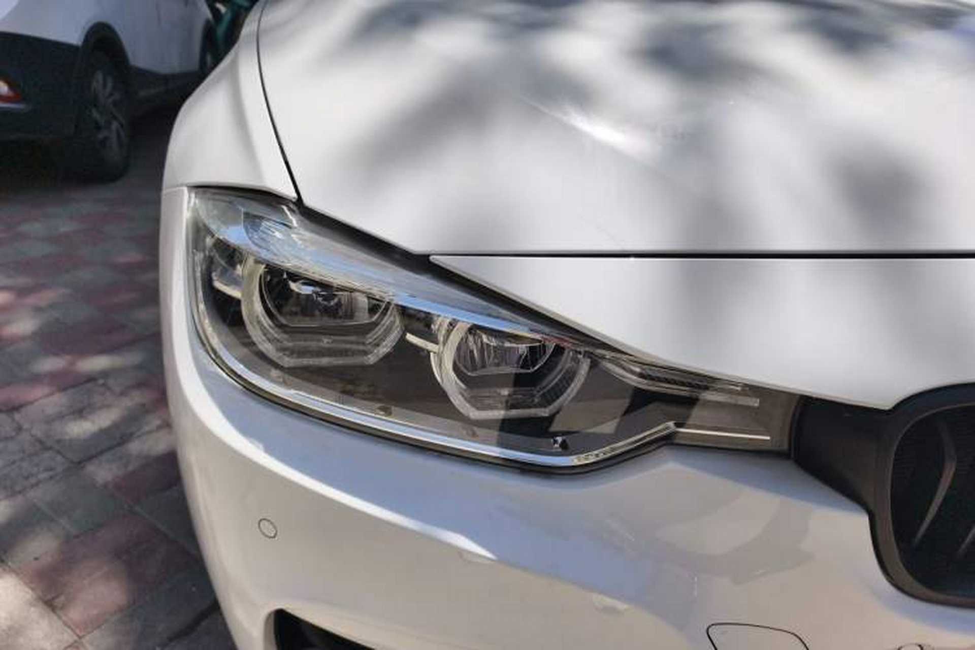 Used BMW 3 Series 2018 320i M Sport Package Right Front Headlight