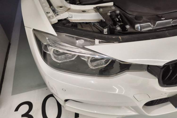 Used BMW 3 Series 2018 320i M Sport Night Edition Right Front Headlight