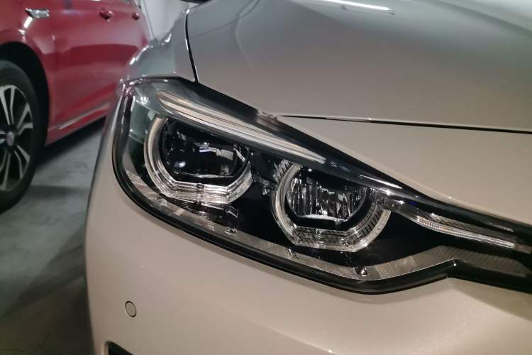 Used BMW 3 Series 2018 320Li Fashion Model Right Front Headlight