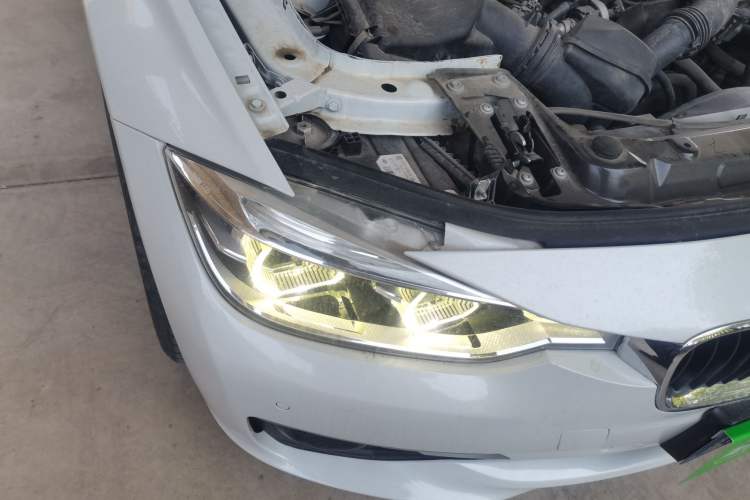 Used BMW 3 Series 2018 320Li Fashion Model Right Front Headlight
