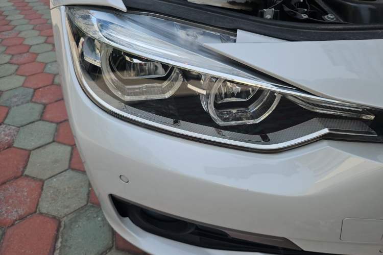 Used BMW 3 Series 2018 318Li Right Front Headlight
