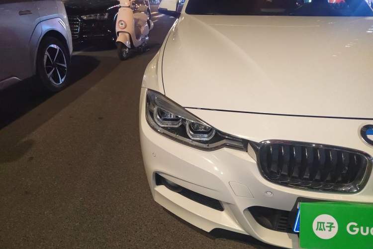 Used BMW 3 Series 2018 320i M Sport Package Right Front Headlight