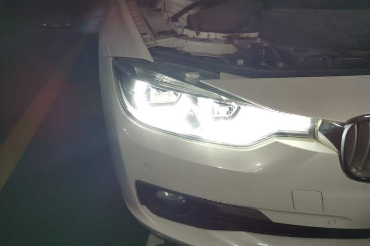 Used BMW 3 Series 2018 320Li Fashion Model Right Front Headlight