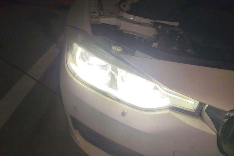 Used BMW 3 Series 2018 320Li Fashion Model Right Front Headlight