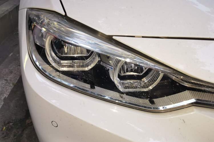 Used BMW 3 Series 2018 320i M Sport Package Right Front Headlight