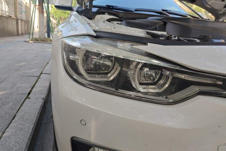 Used BMW 3 Series 2018 320Li Fashion Model Right Front Headlight