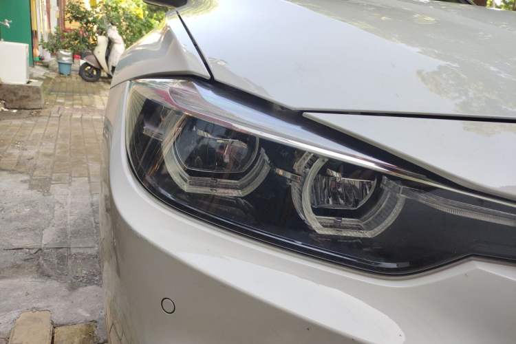 Used BMW 3 Series 2018 320i M Sport Night Edition Right Front Headlight