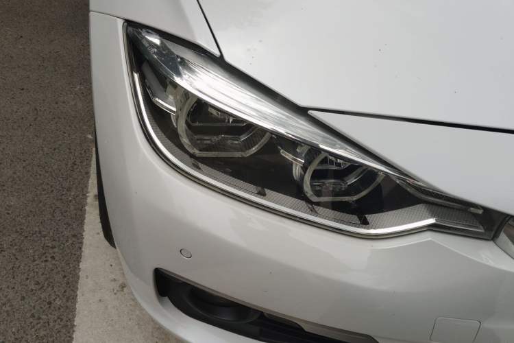 Used BMW 3 Series 2018 320Li Fashion Model Right Front Headlight