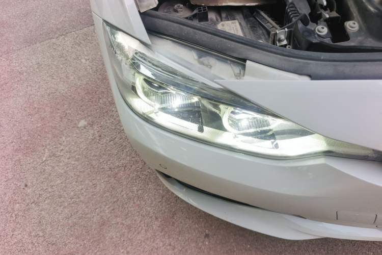 Used BMW 3 Series 2018 320Li Fashion Model Right Front Headlight