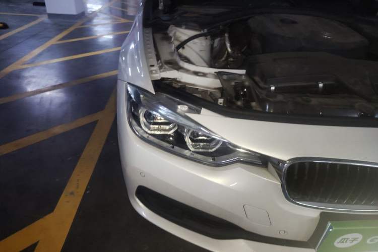 Used BMW 3 Series 2018 318i Right Front Headlight