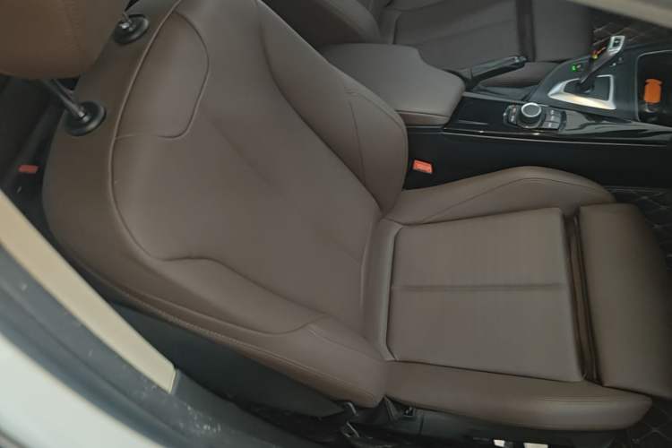 Used BMW 3 Series 2018 320Li Fashion Model Right Front Seat
