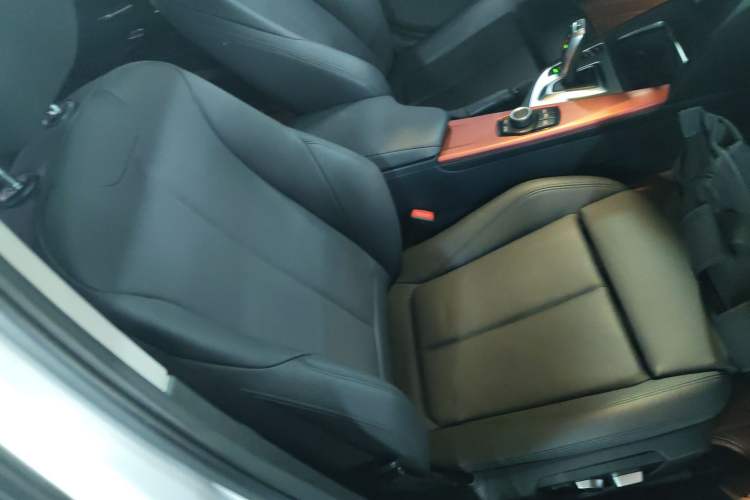 Used BMW 3 Series 2018 320Li Fashion Model Right Front Seat