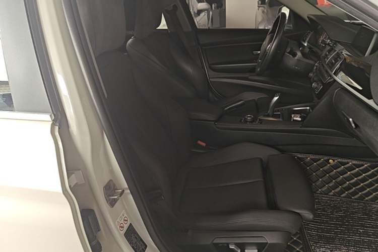 Used BMW 3 Series 2018 320Li Fashion Model Right Front Seat