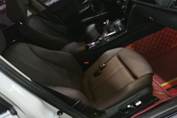 Used BMW 3 Series 2018 320Li Fashion Model Right Front Seat