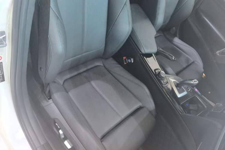 Used BMW 3 Series 2018 320Li Fashion Model Right Front Seat