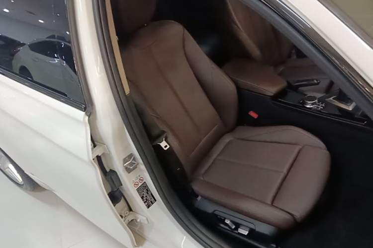 Used BMW 3 Series 2018 320Li Leading Model M Sport Package Right Front Seat