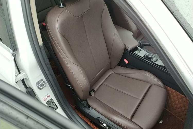 Used BMW 3 Series 2018 320Li Fashion Model Right Front Seat