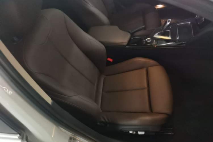 Used BMW 3 Series 2018 320Li Fashion Model Right Front Seat