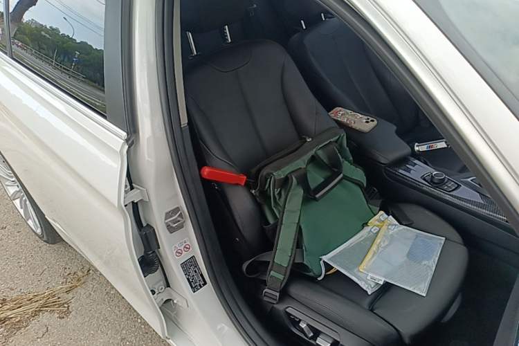 Used BMW 3 Series 2018 320Li Fashion Model Right Front Seat