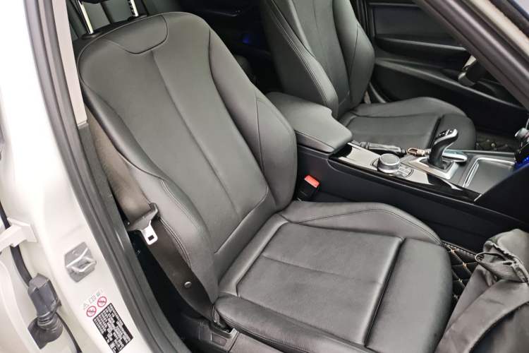 Used BMW 3 Series 2018 320Li Leading Model M Sport Package Right Front Seat
