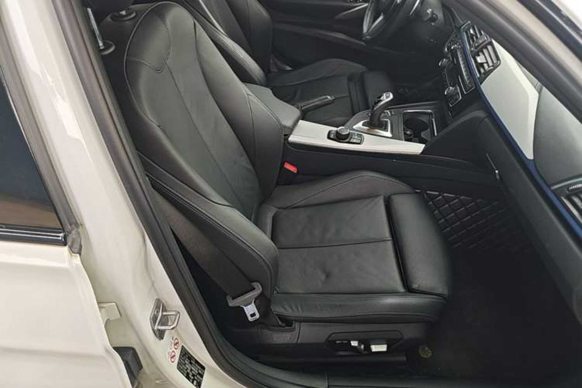 Used BMW 3 Series 2018 320i M Sport Package Right Front Seat