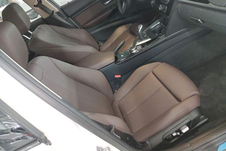 Used BMW 3 Series 2018 320Li Leading Model M Sport Package Right Front Seat