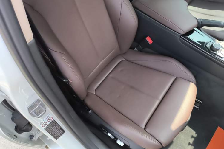 Used BMW 3 Series 2018 320Li Fashion Model Right Front Seat