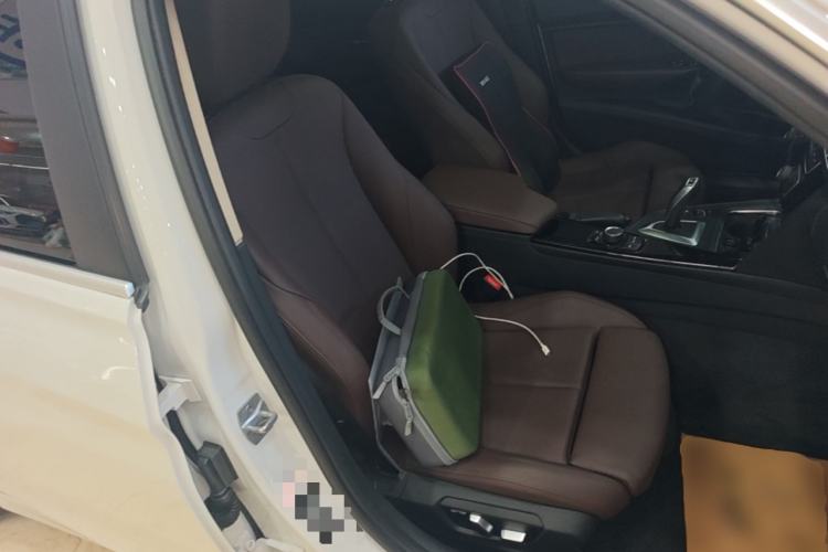 Used BMW 3 Series 2018 320Li Fashion Model Right Front Seat
