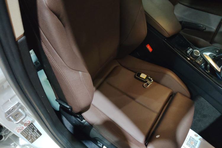 Used BMW 3 Series 2018 320Li Fashion Model Right Front Seat