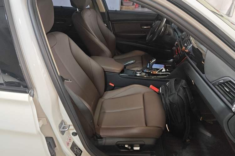 Used BMW 3 Series 2018 320Li Leading Model M Sport Package Right Front Seat