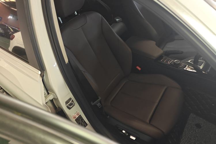Used BMW 3 Series 2018 320Li Fashion Model Right Front Seat