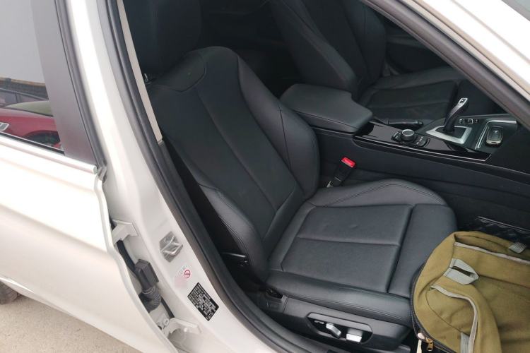 Used BMW 3 Series 2018 320Li Fashion Model Right Front Seat