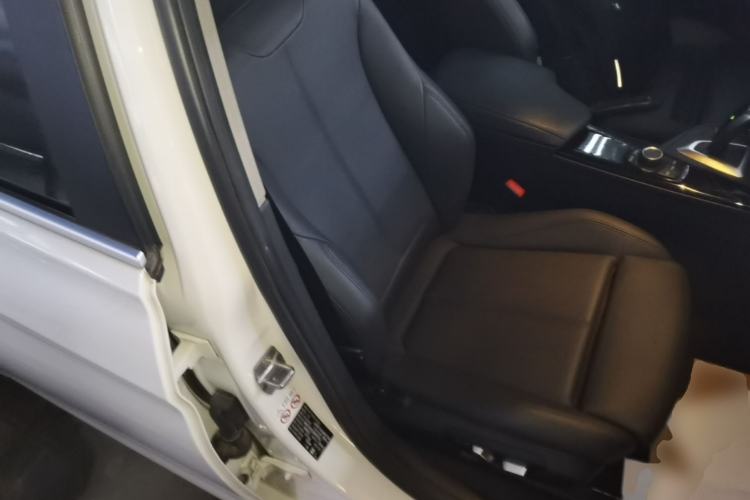 Used BMW 3 Series 2018 320Li xDrive Fashion Model Right Front Seat