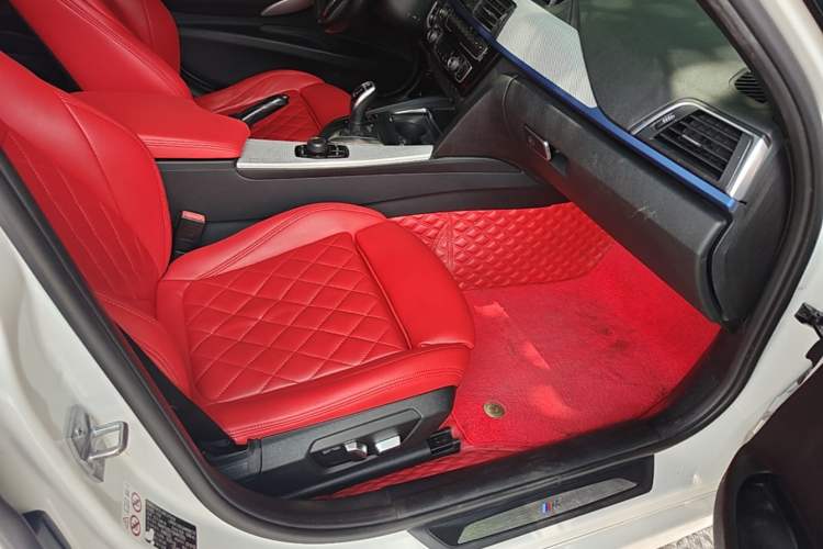 Used BMW 3 Series 2018 320i M Sport Package Right Front Seat