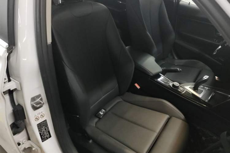 Used BMW 3 Series 2018 320Li Fashion Model Right Front Seat