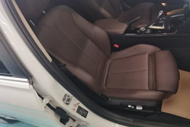 Used BMW 3 Series 2018 320Li Fashion Model Right Front Seat