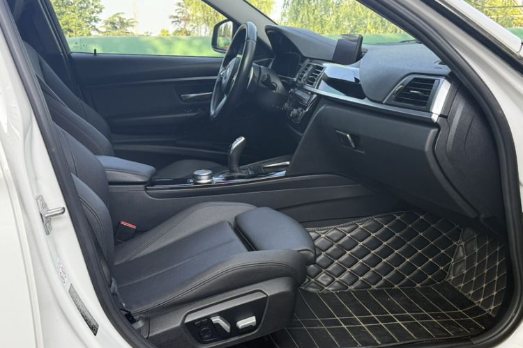 Used BMW 3 Series 2018 320Li Leading Model M Sport Package Right Front Seat
