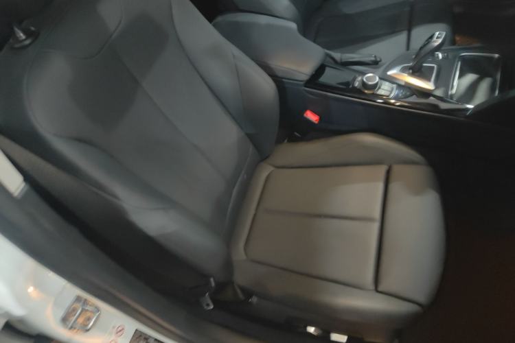 Used BMW 3 Series 2018 320Li Fashion Model Right Front Seat