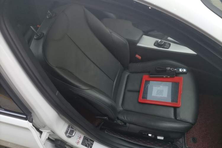 Used BMW 3 Series 2018 320i M Sport Package Right Front Seat