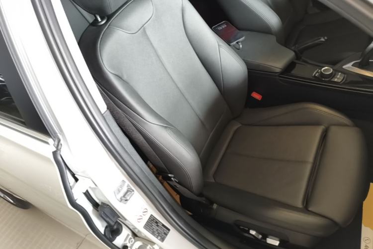 Used BMW 3 Series 2018 320Li Fashion Model Right Front Seat