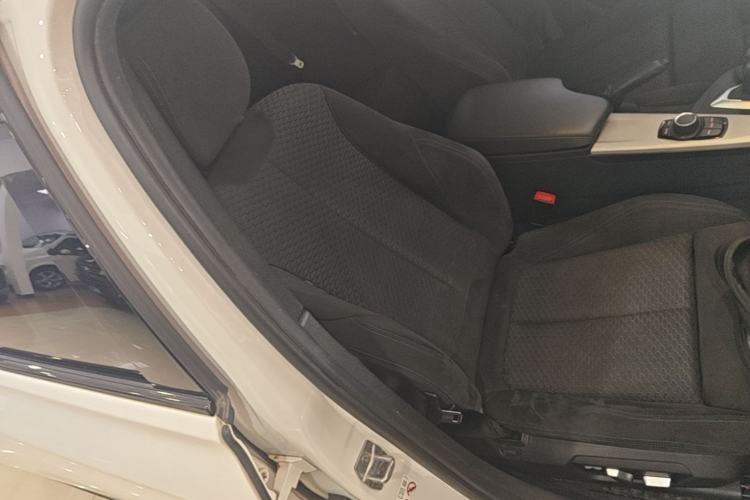 Used BMW 3 Series 2018 320i M Sport Package Right Front Seat